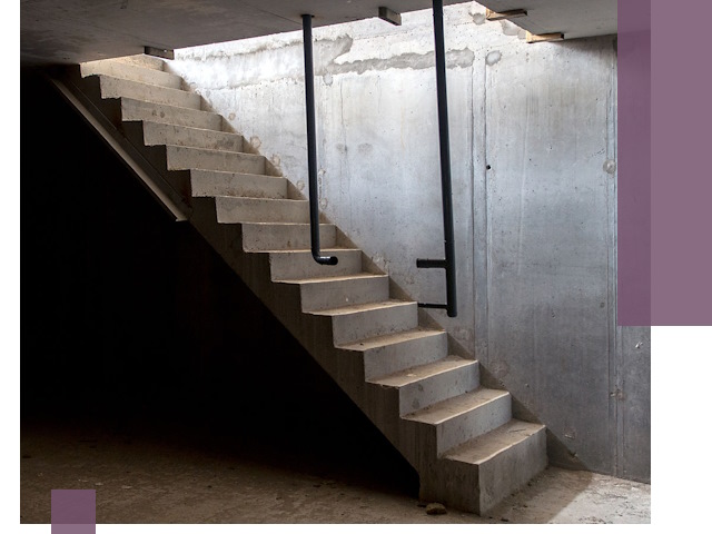 Изготовление и монтаж лестниц в подвале в Новомосковске