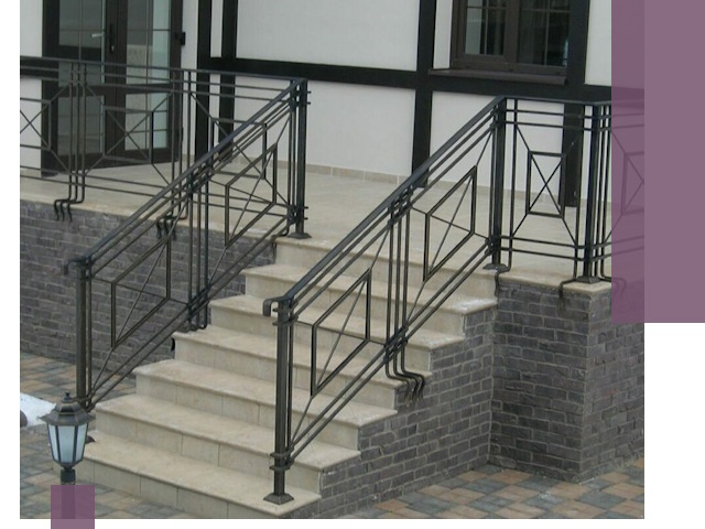 Перила для крыльца в Новомосковске — монтаж, изготовление и установка