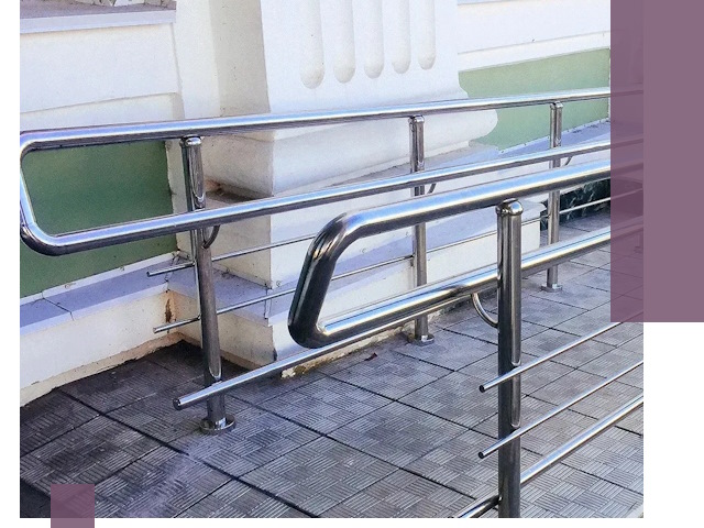 Ограждения пандусов из металла и нержавейки в Новомосковске