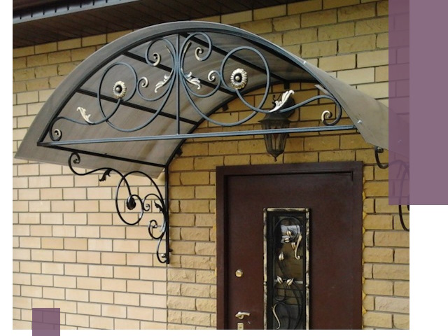 Изготовление козырьков из металла под ключ в Новомосковске