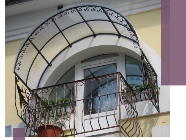 Козырьки над балконом в Новомосковске — изготовление и монтаж