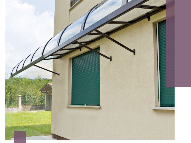 Козырьки над окнами в Новомосковске — изготовление и монтаж по выгоде