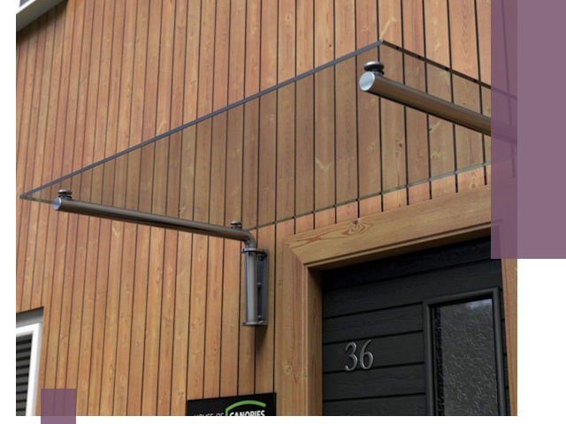 Стеклянные козырьки на входы и фасады в Новомосковске