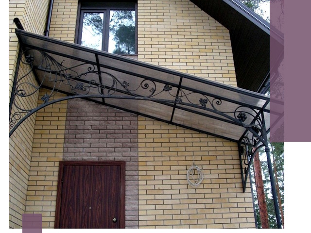 Односкатные козырьки из металла под ключ в Новомосковске